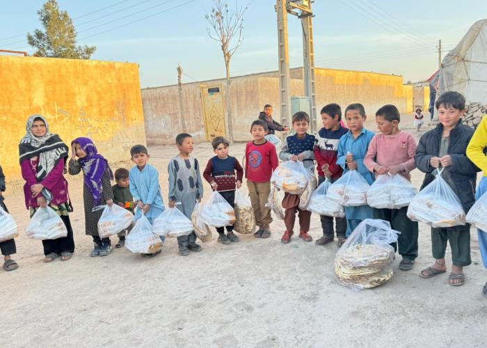Distribution of meat and bread